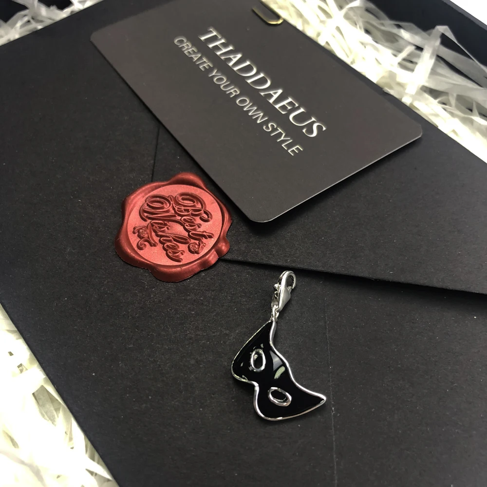 Ожерелье с подвеской в виде черной маски и пистолета Весенняя мода 2020