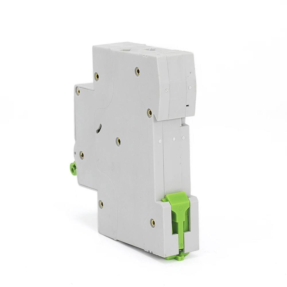 Автоматический выключатель переменного тока с дифференциалом защиты от