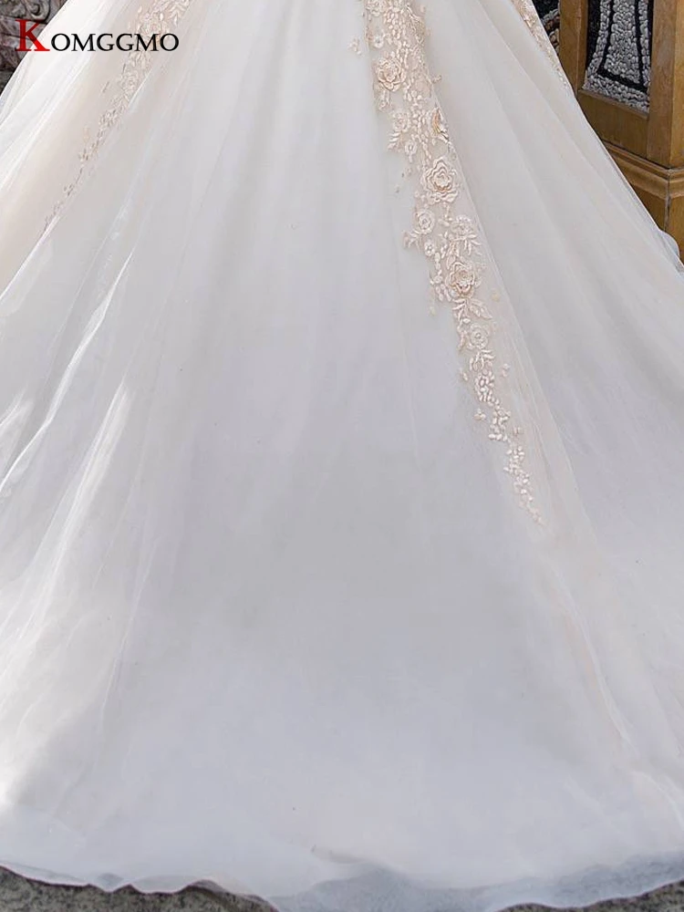 

Custom Made 3D Flowers Chapel Train Sleeveless Bridal Ball Gown Elegant Strapless Embroidery Appliques Tulle Wedding Dress