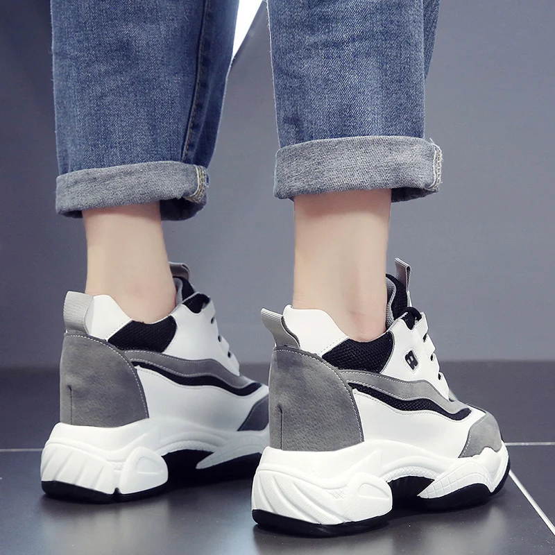 Женские спортивные кроссовки на платформе толстая подошва дышащие белые высокий