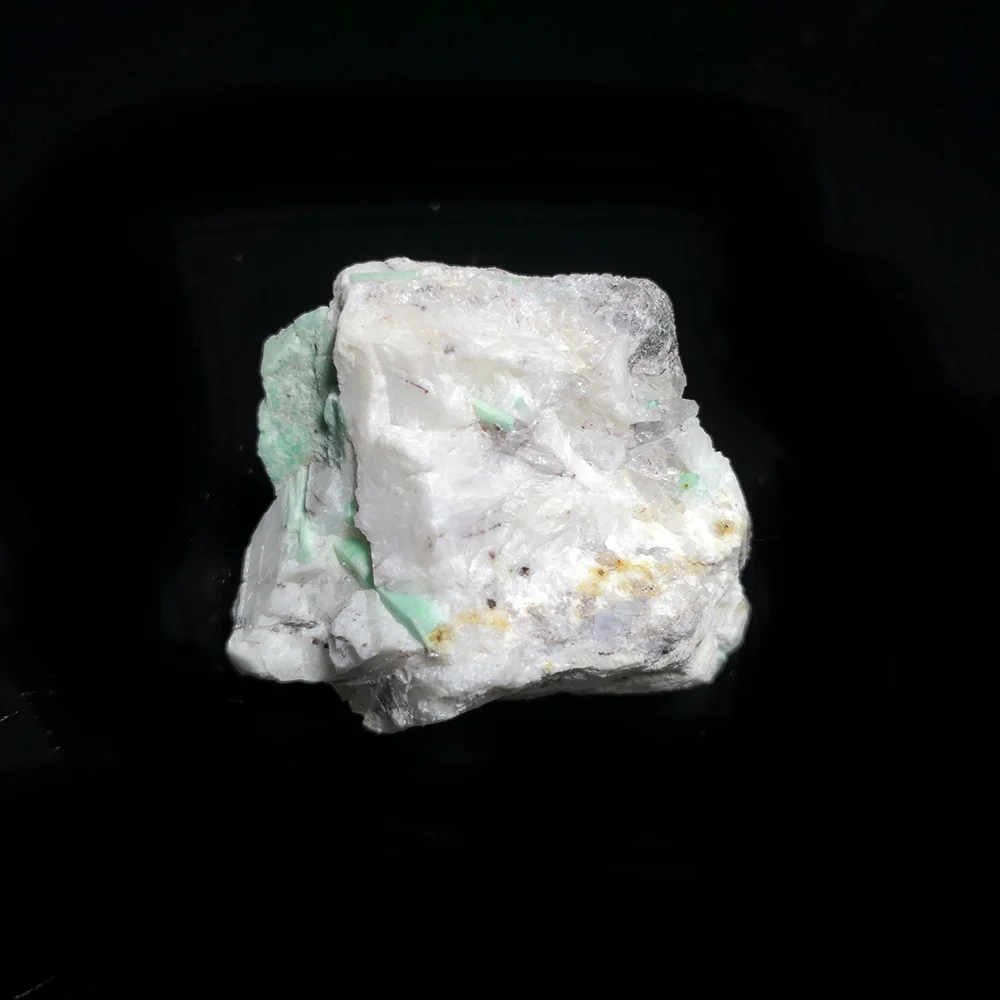

44g Natural Quartz Emerald Mineral Crystal Specimen Home Decoration From Malipo Wenshan Yunnan Province,China A4-2Sun