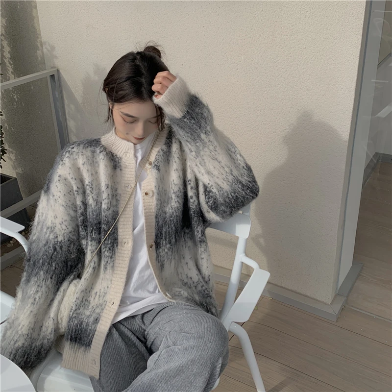 

Women 2021 Fashion Lazy Wind Gray Knitted Cardigan Sweater Vintage O Neck Short Sleeve Female Outerwear Chic Tops