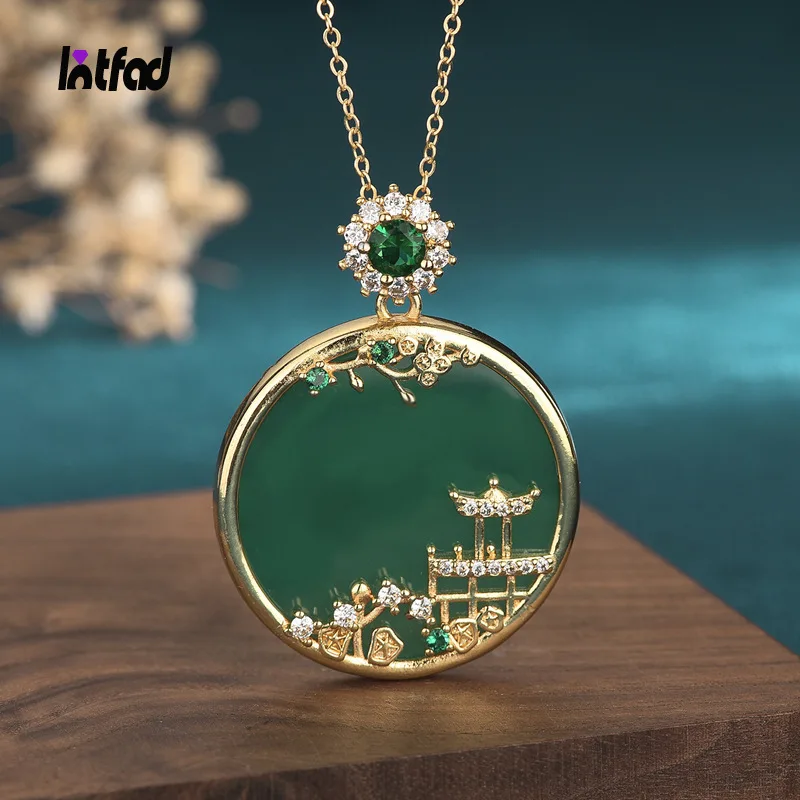 

Natural Ice Chalcedony Pendant Jade Color Round Pendant Necklace for Women Shining Zircon Inlaid Luxury Exquisite Jewelry