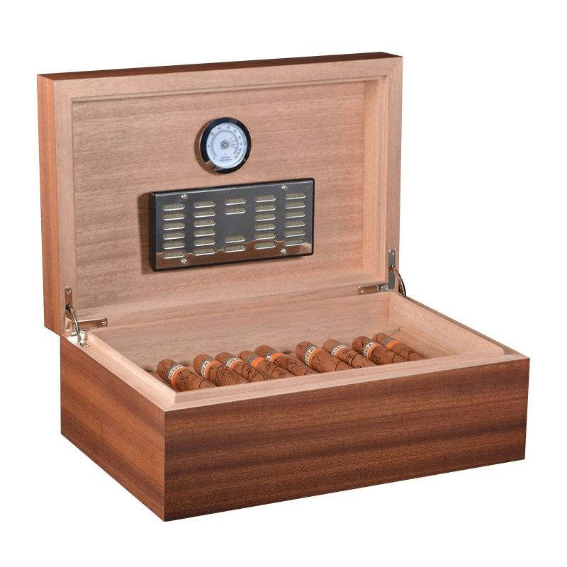 

Large Capacity Cedar Wood Cigar Humidor Cigar Gift Set for Cuban Cigar Glossy Piano Finish Cigar Box Smoking Accessories