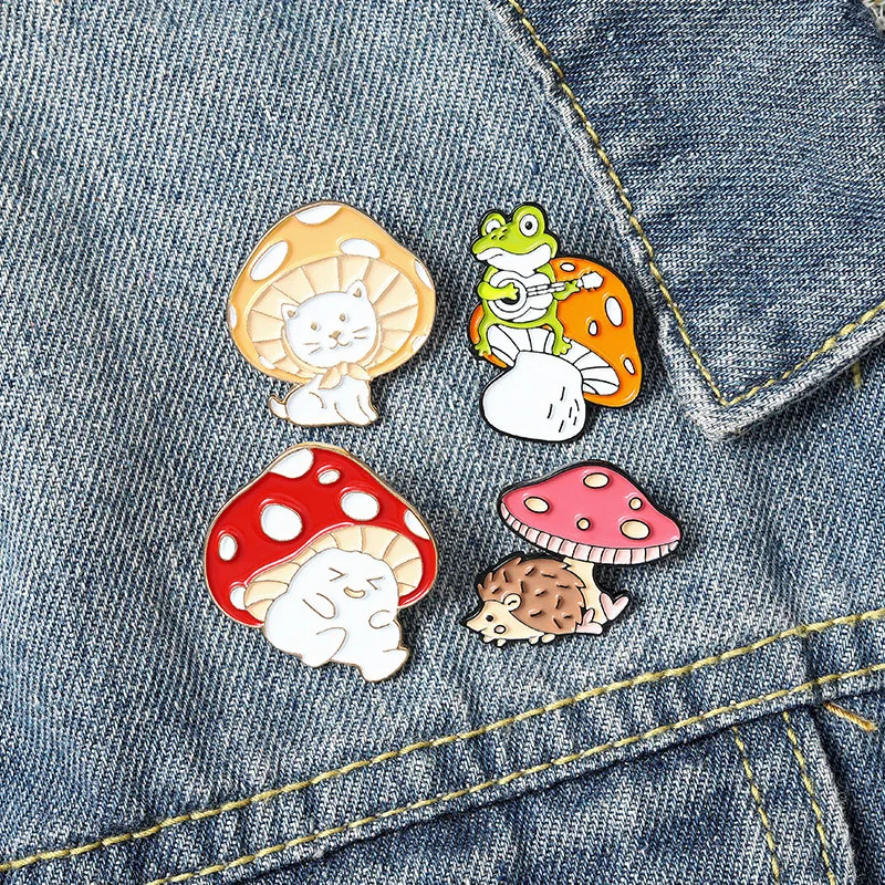 

Cute Red Mushroom Frog Brooch Bag Clothes Backpack Lapel Enamel Pin Badges Cartoons Jewelry Gift For Friend Women Accessories