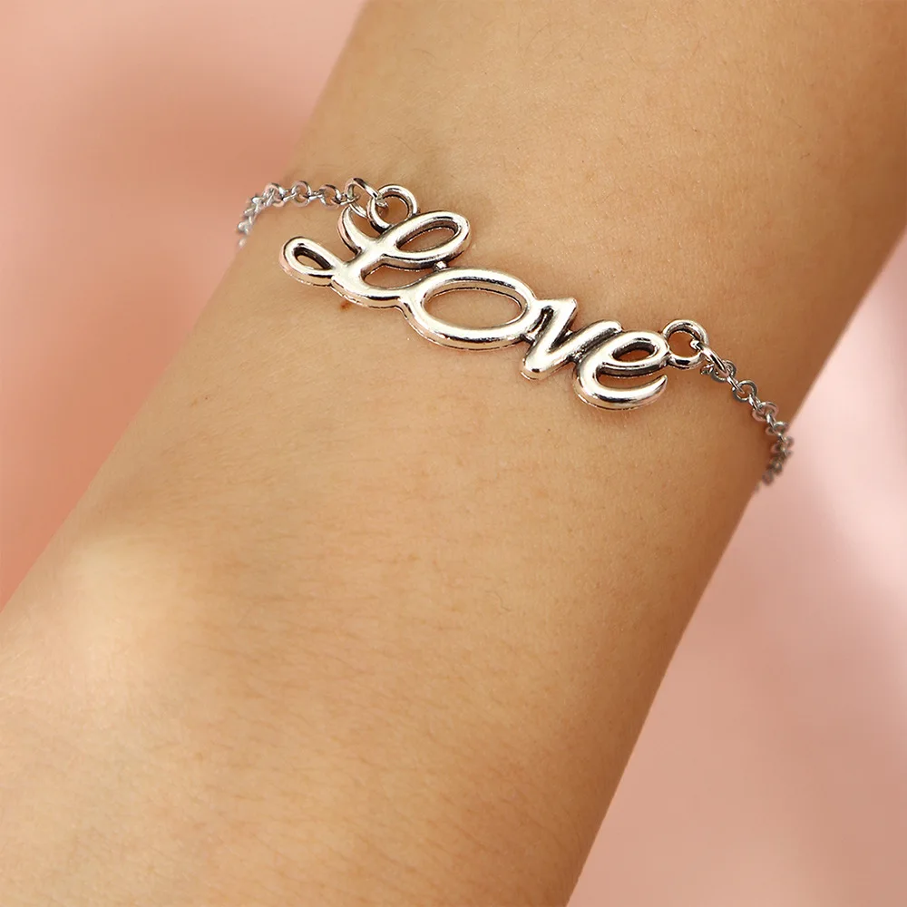 

Romantic Key Lock Love Heart Shaped LOVE Letter Radio Wave Pendant Necklace Women's Neck Clavicle Chain Jewelry Accessories Gift