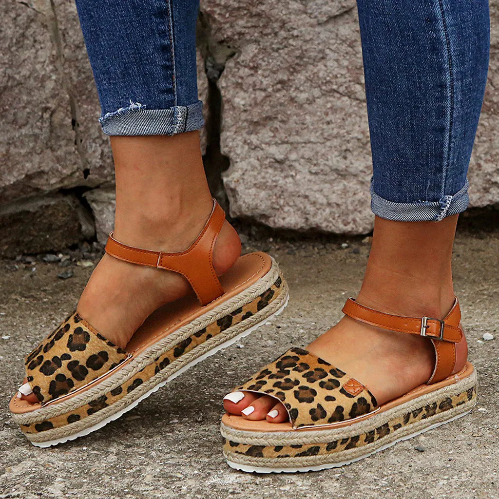 Женские сандалии на платформе повседневные босоножки танкетке с пряжкой римские