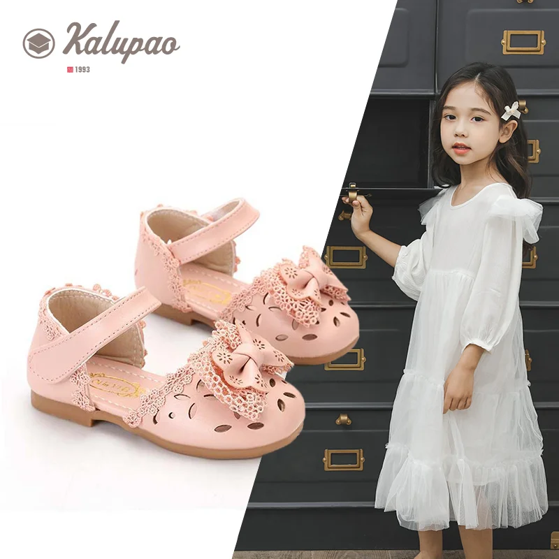 Новейшая летняя детская обувь для девочек сандалии на мягкой подошве с цветочным