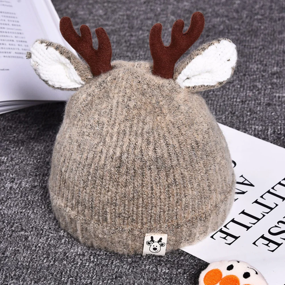 

2pcs 0-3 Years Old Baby Cartoon Antler Hat Warm Kids Woolen Caps for Christmas New Year Party Daily Life (Khaki and Red)