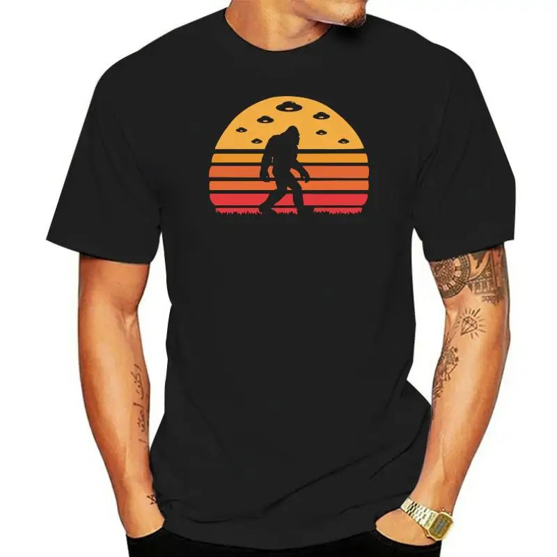 

Black Color Tee Bigfoot Ufo Abduction - Vintage Believe Retro T-Shirt Tee Tshirt Tee Shirt