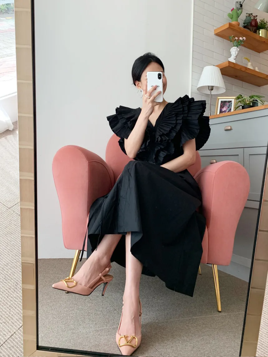 

New 2021 Korean Style Elegant Solid V-neck dress Single-Breasted Pleated Ruffles Waist Long Ladies Casual dress FS297