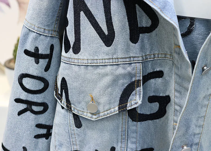 

Fashion Streetwear Women Coat Denim Jacket Vogue Chic Letters Embroidery Full Sleeve Hole Jean Coat Jacket Women Clothes SL455