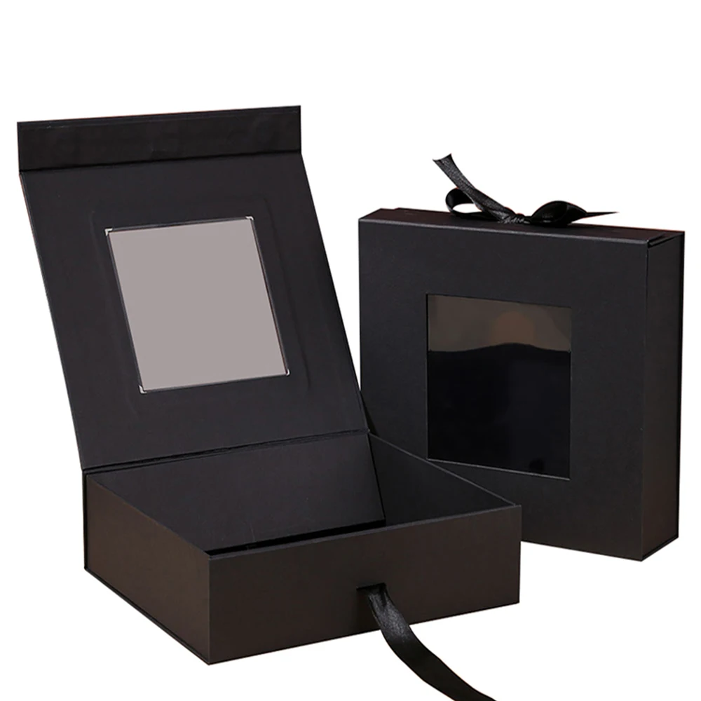 

Wholesale Fancy Design 500pcs Black White Personalized Made Printed Folding Gift Box Cardboard For Pvc Window Clothes Shipping