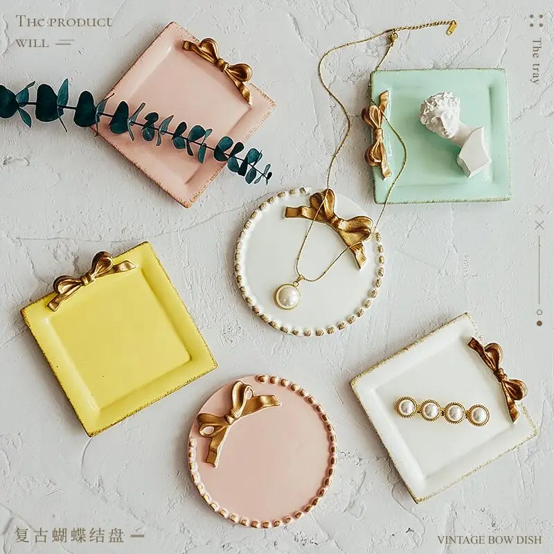 

Vintage Plate Dish with Bow-knot INS Photography Still Life Shoot Photo Studio Props for Jewelry Necklace Earrings Fotografia