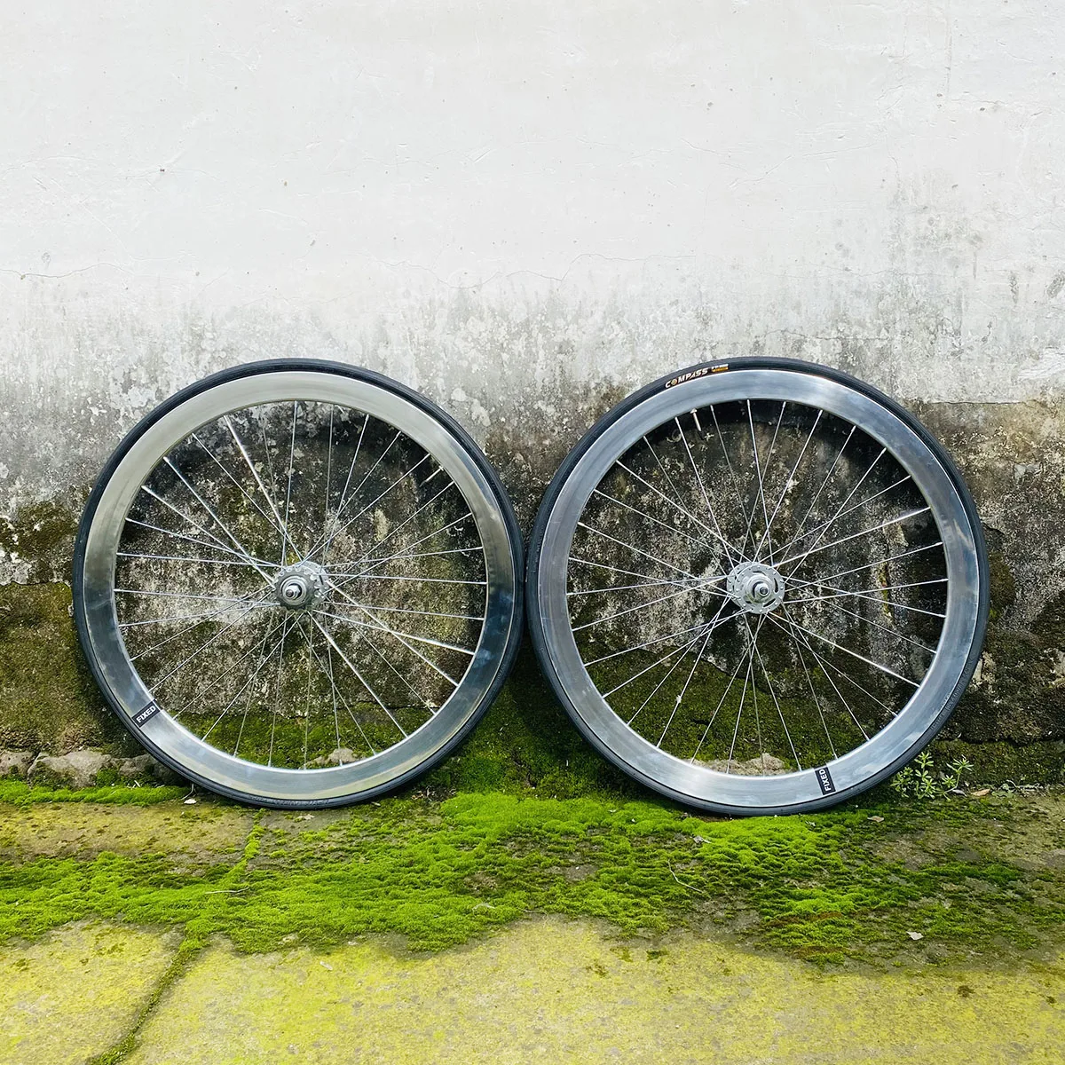 Велосипедный обод fixie с шинами серебристый 50 мм 700C Односкоростной из