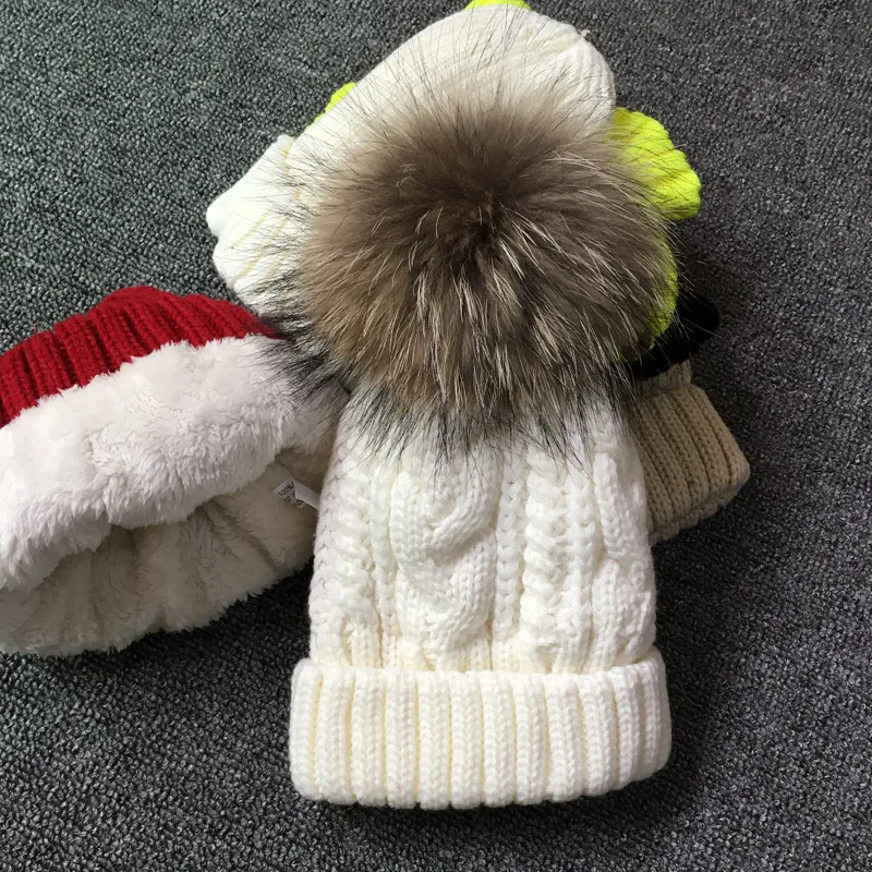 

2020 Women's hats Add velvet Fleece Inside Beanies Winter Hats for women 100% Raccoon Fur Pompom Hat Female Twist pattern caps