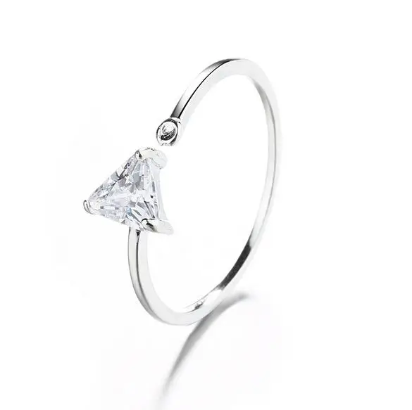 

New sub-modern women's wedding finger direction standard heat patrol finger AAA white meteorite cube preferential guard finger
