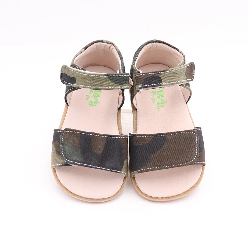 Фото TipsieToes/2021 Летняя детская обувь Брендовые босоножки с закрытым носком для