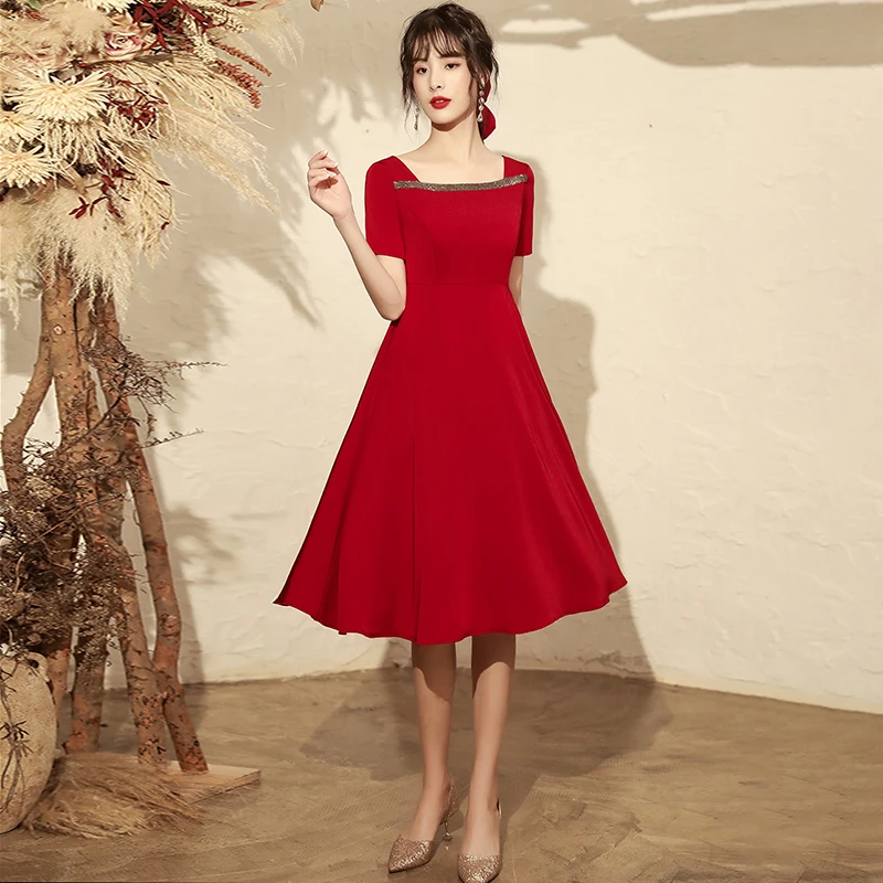 

Женское платье-трапеция до колен, с квадратным вырезом, аппликацией, коротким рукавом