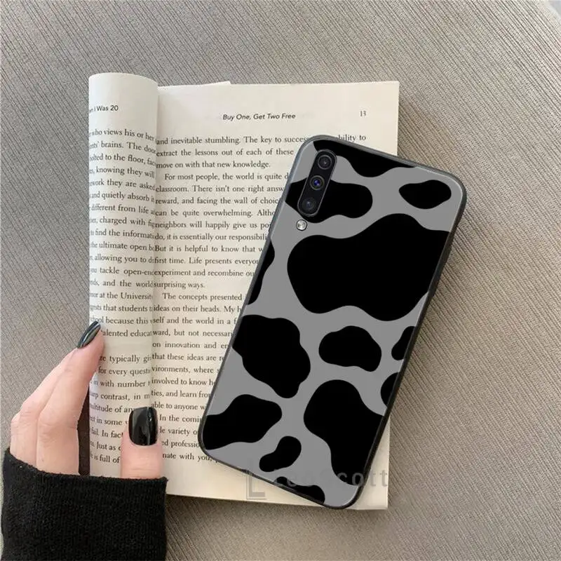 

Spotted cow skin print Phone Case For Samsung Galaxy S8 S9 S10 Plus S10E Note 3 4 5 6 7 8 9 10 Pro Lite cover