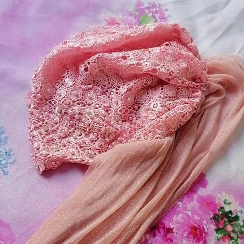 Платок женский кружевной с вышивкой французским бисером хиджаб кружевом |