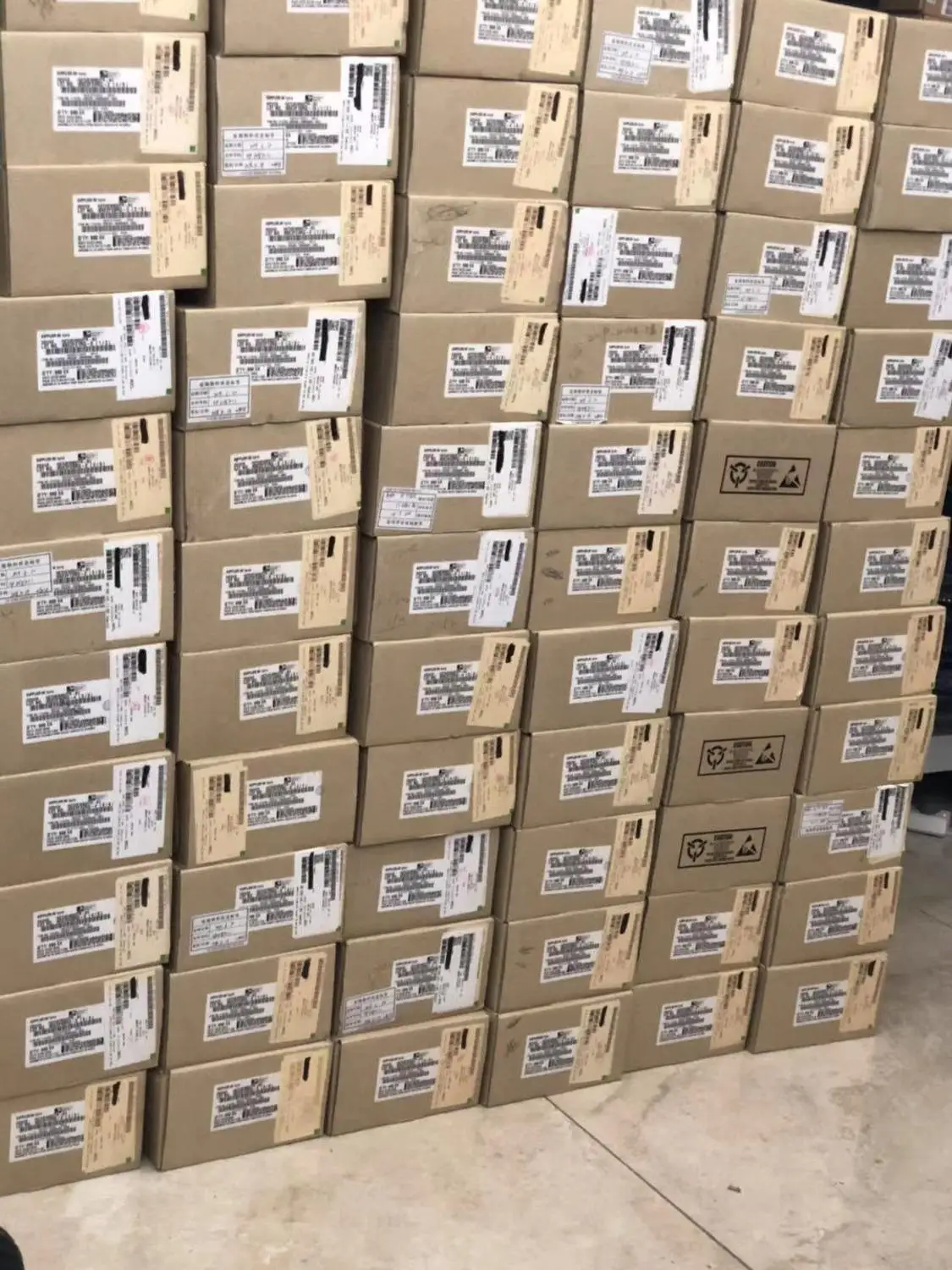 

100%NEW TMS471R1F34APZQR QFP