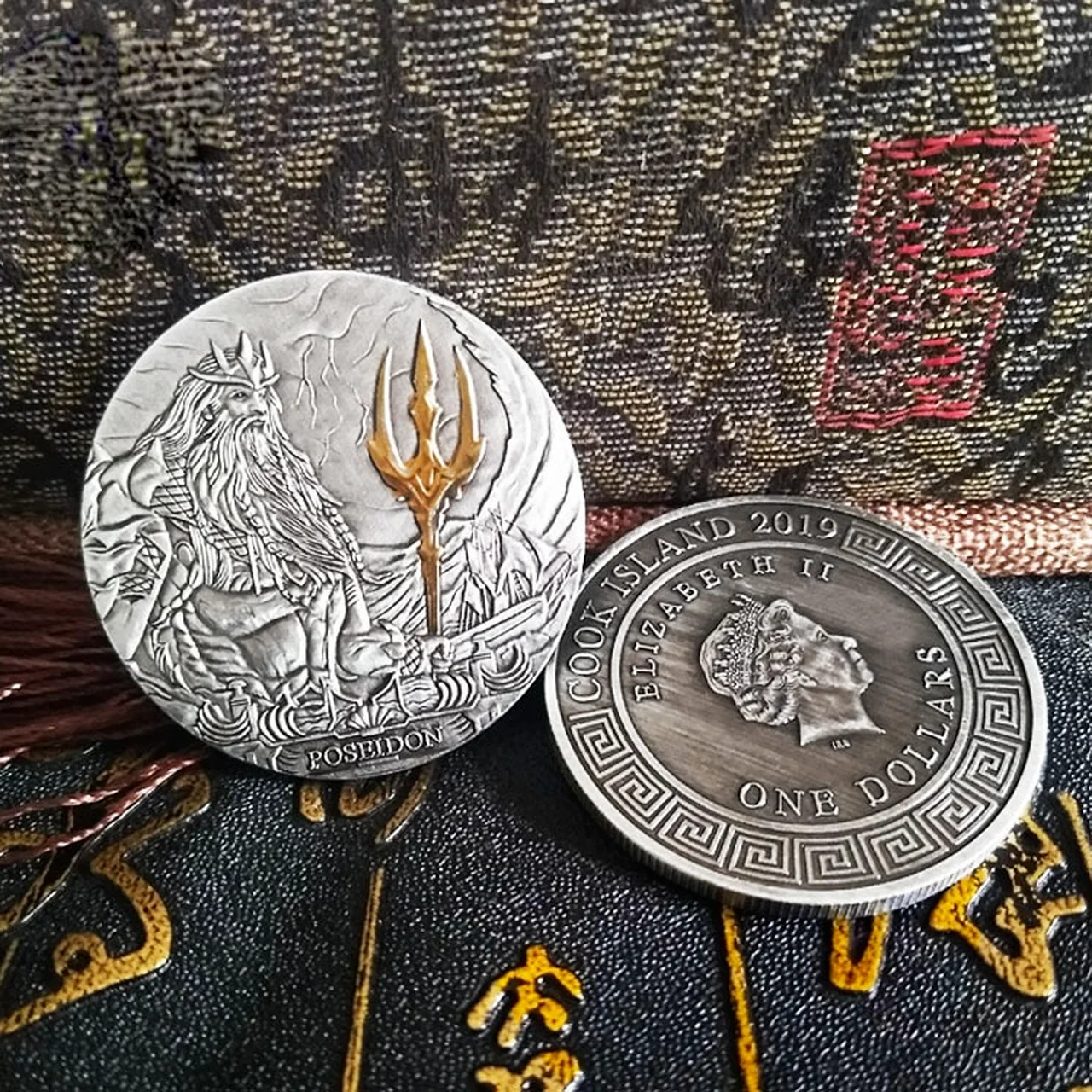 

Ancient Greek Sea God Poseidon and Elizabeth II Head Portrait Silver Coins Commemorative Coin Tourist Souvenir Metal Crafts