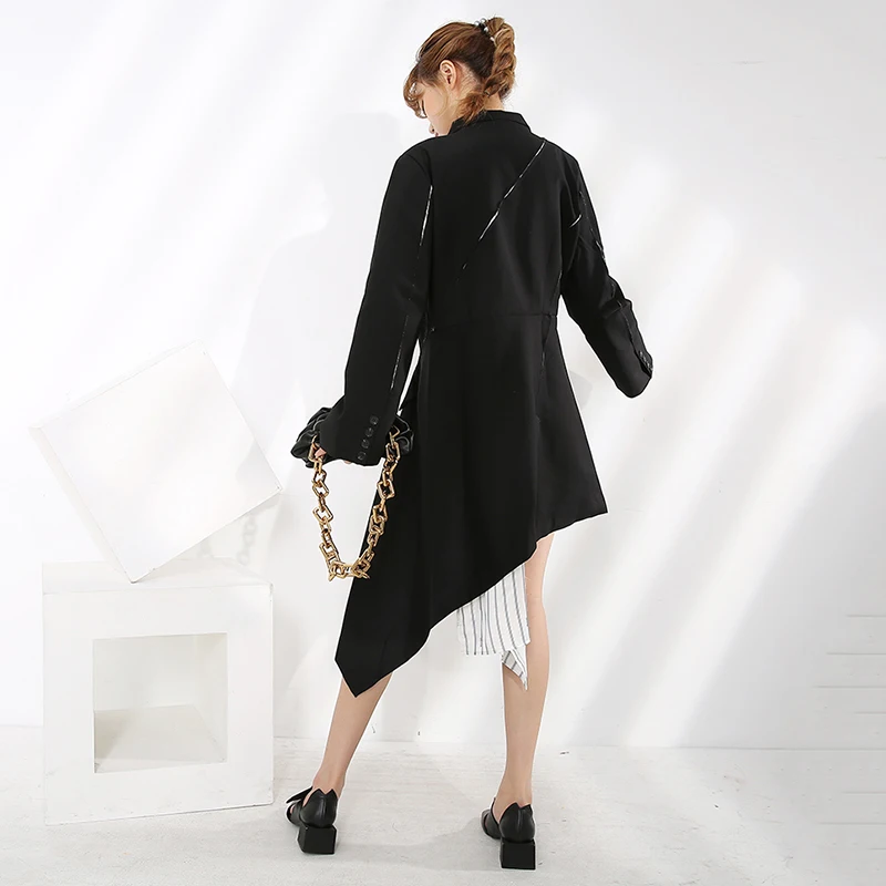 

[EAM] Women Black Striped Irregular Long Blazer New Lapel Long Sleeve Loose Fit Jacket Fashion Tide Spring Autumn 2021 1A32001