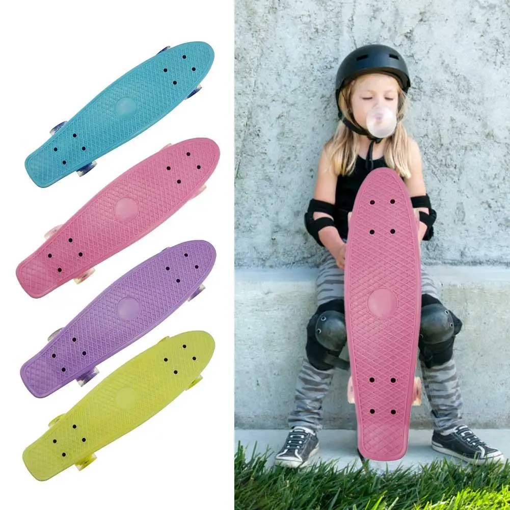 

56 X 15 X 10cm With LED Flashing Wheels Mini Skate Board Retro Skateboard Cruiser Kids Beginner Skateboards Plastic Board