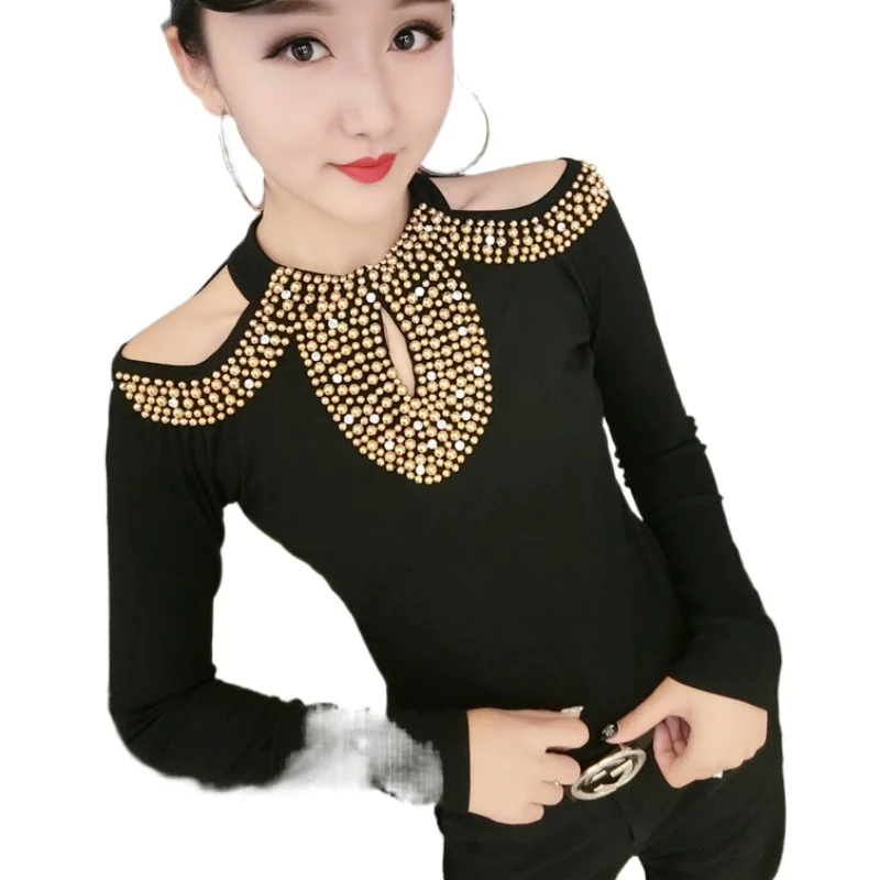 Женская ажурная футболка с длинным рукавом черная бусинами на плечах