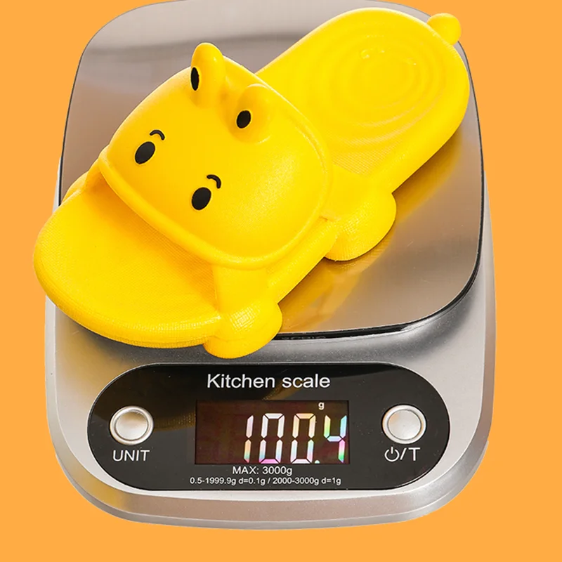 Тапочки пляжные унисекс милые Мультяшные шлепанцы мягкие Нескользящие из ПВХ