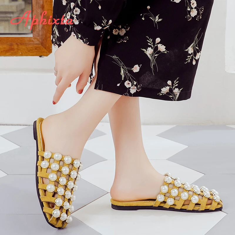 Женские пляжные шлепанцы Aphixta на плоской резиновой подошве с жемчугом женские