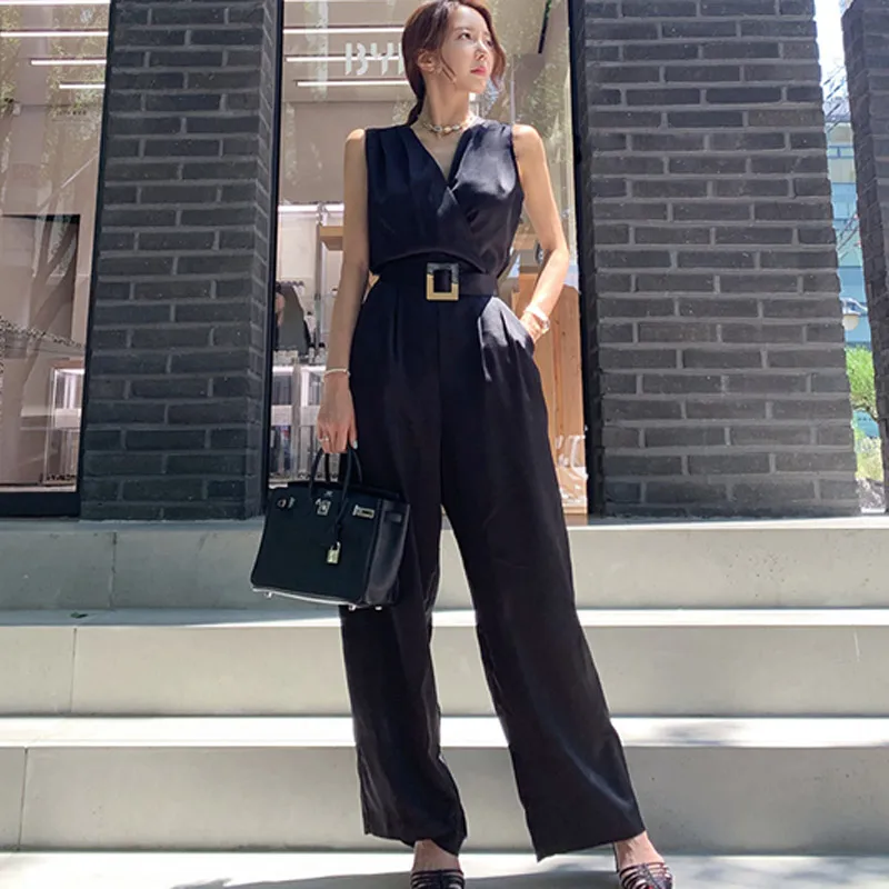 Летний женский комбинезон с v образным вырезом элегантный поясом и широкими