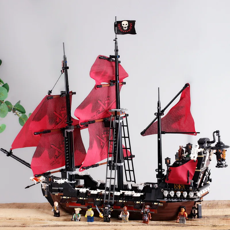 Коллекция 16009 года. Серия &quotПираты&quot Карибского моря. Строительные блоки.
