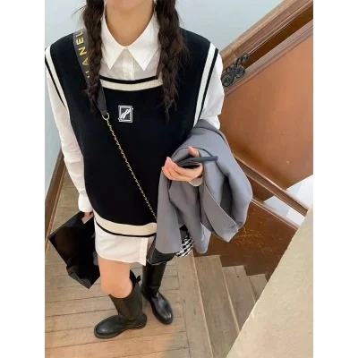 Женский трикотажный жилет с квадратным вырезом весна-осень 2021 |