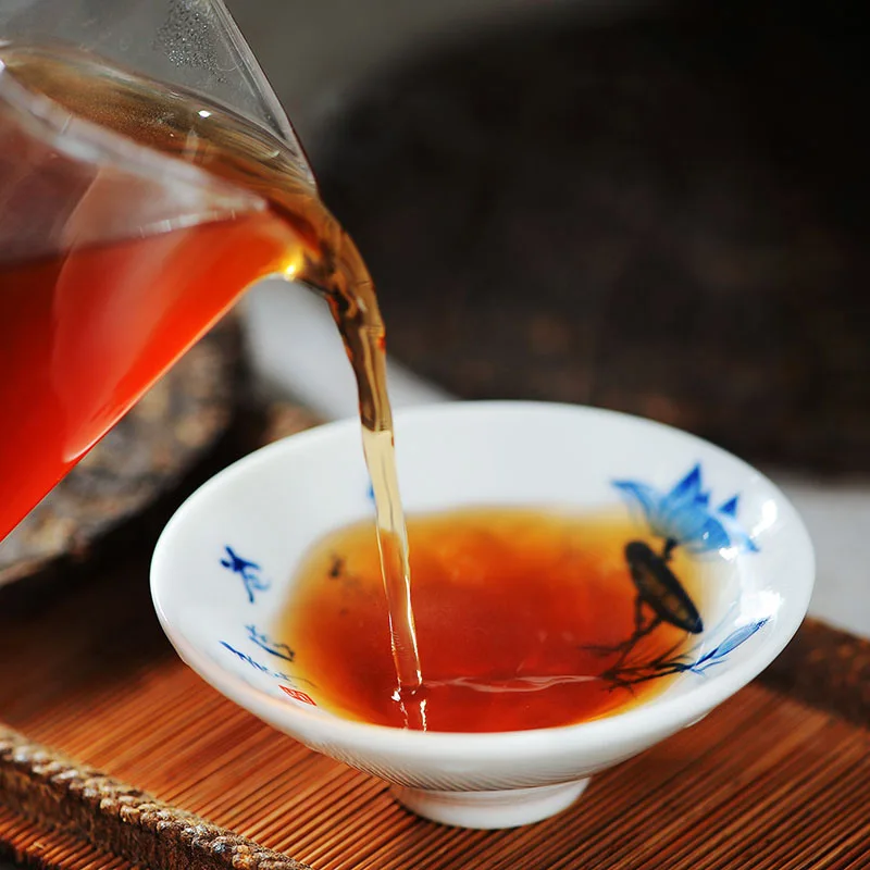 Юньнань Пуэр чай спелый торт 100 г семь семян Летающий 2012 | Дом и сад