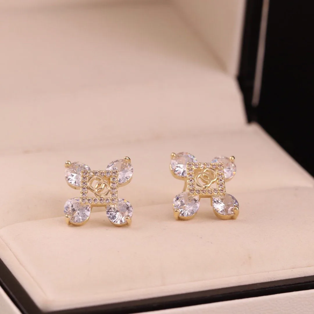 

B180 Brand C alphabet earrings with gold-plated labels and zircon micro-inlaid European and American fashion punk personality