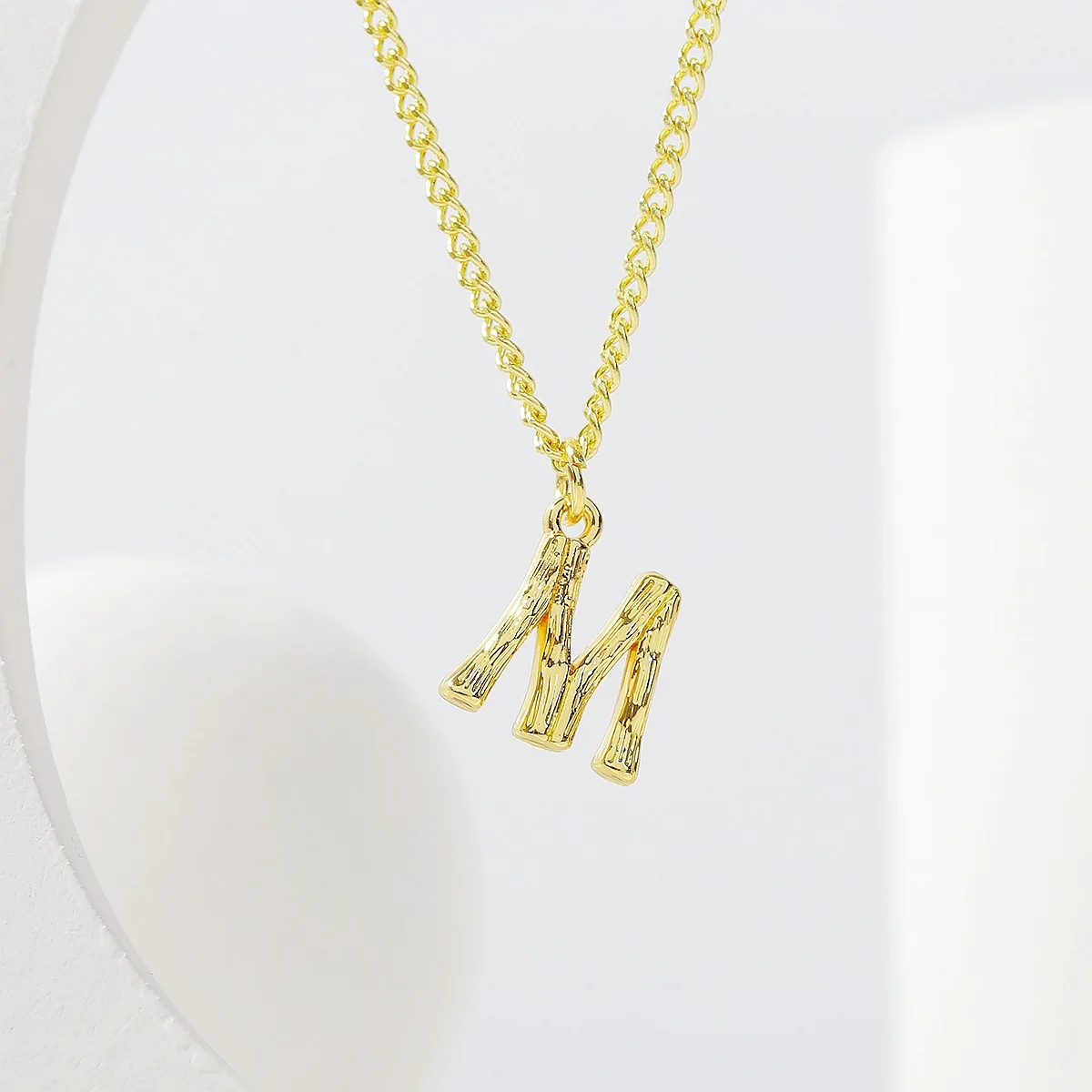 

2021 New 26 English Letter Pendant Clavicle Chain Ladies necklace collares de acero inoxidable para mujer Ladies accessories Val