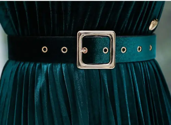 

Velvet Woman Pleated Long Dress