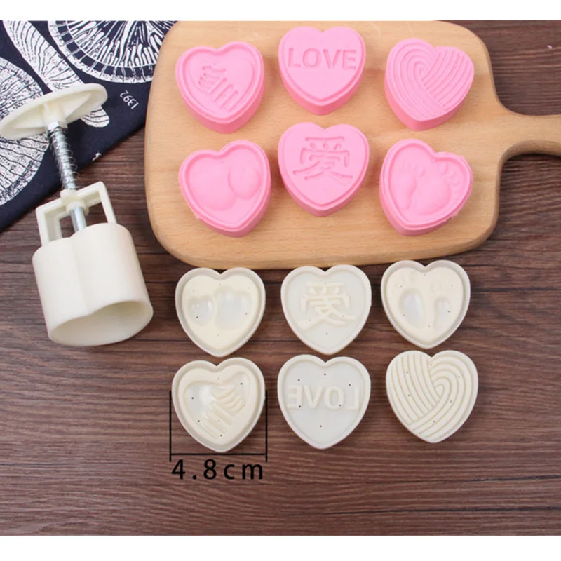 

7Pcs/Set Heart-shaped Hand Press 6 Stamps Mooncake Mold 50g Autumn Festival DIY Baking Food Decoration Kitchen Supplies Tools