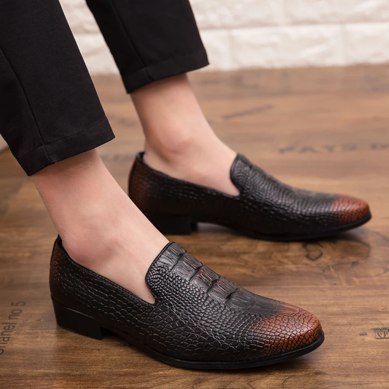 Модные мужские туфли из крокодиловой кожи туфли-оксфорды с острым носком лофтеры