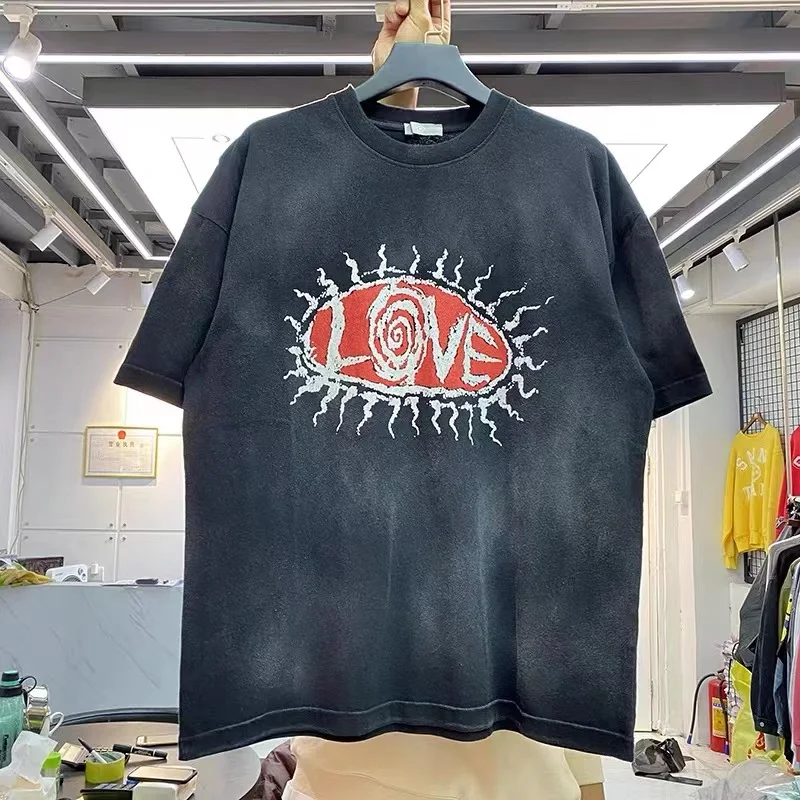 

Creative Alphabet Print Wash Wash old spray-painted short-sleeved t-shirt man