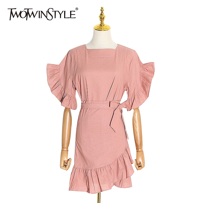 Женское асимметричное платье TWOTWINSTYLE белое с круглым вырезом длинными