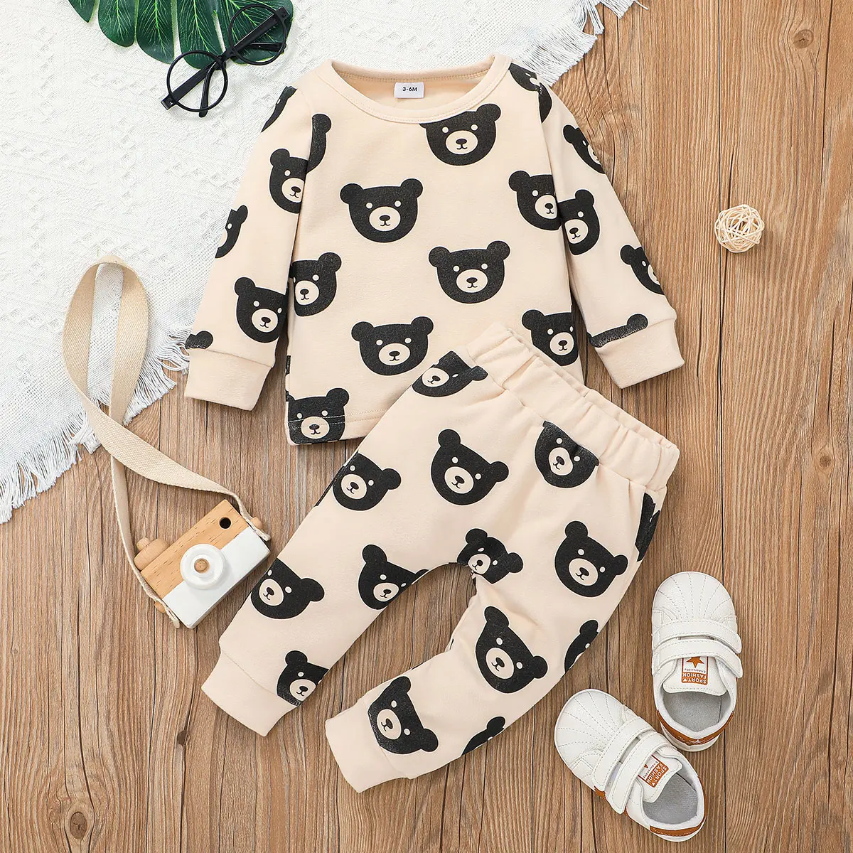 

PatPat 2pcs Baby Boy/Girl All Over Cartoon Bear Print Long-sleeve Top and Trousers Set