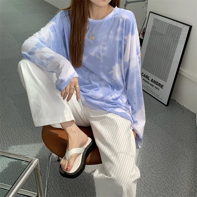 

Tops 2020 new summer Korean loose large version long-sleeved sunscreen clothes are thin net red tie dye T-shirt female ins tide