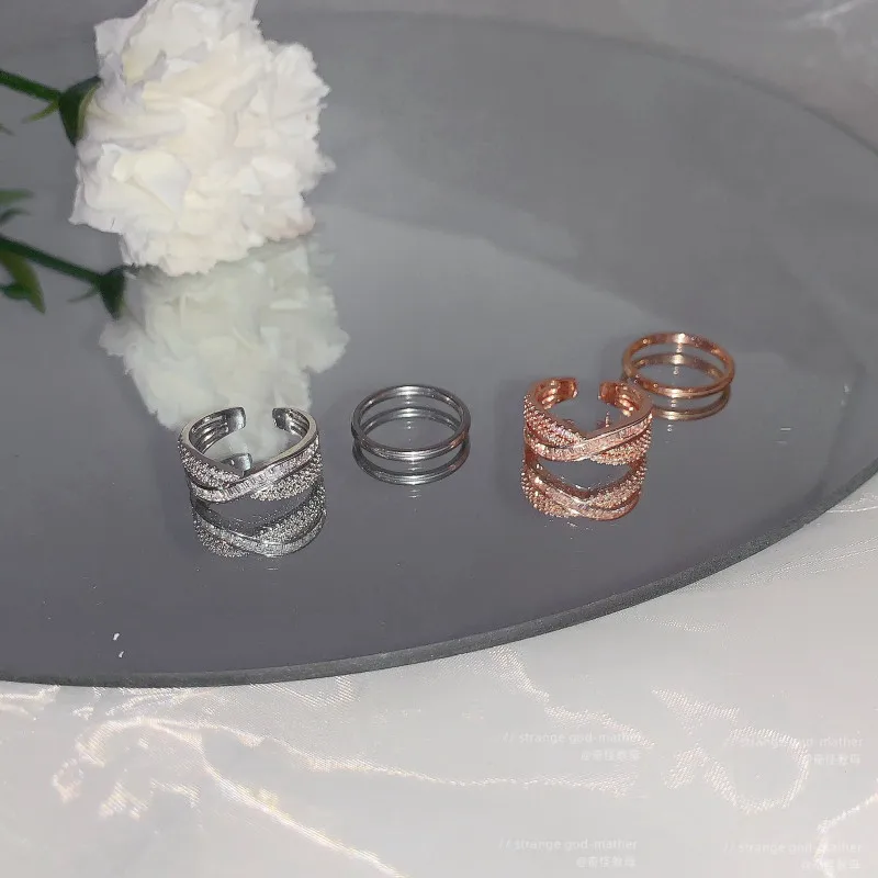 

Кольцо женский светильник класса люкс меньшинств с высоким уровнем Класс изысканный с защитой от холодного ветра, японский Стиль модные ди...