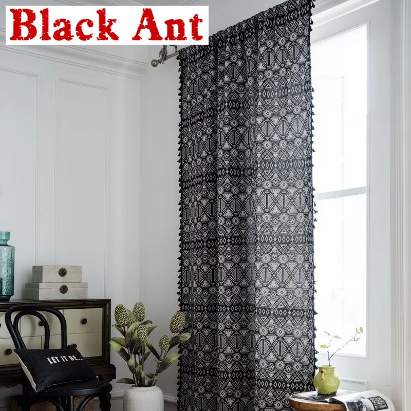 Жаккардовая занавеска с геометрическим рисунком черная бахромой для кухни
