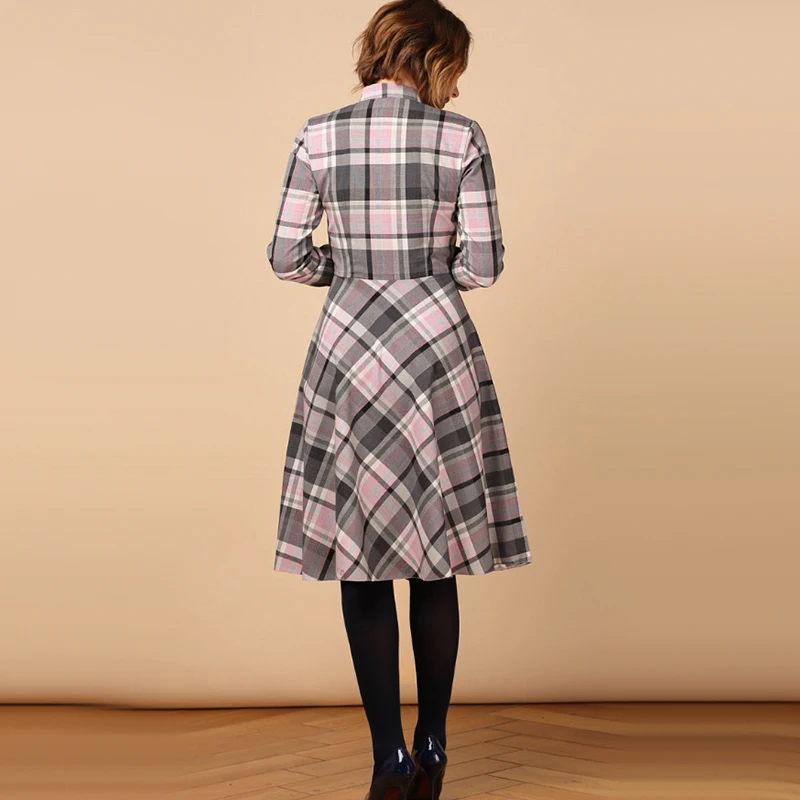 Женское винтажное платье трапециевидной формы в клетку элегантное облегающее до