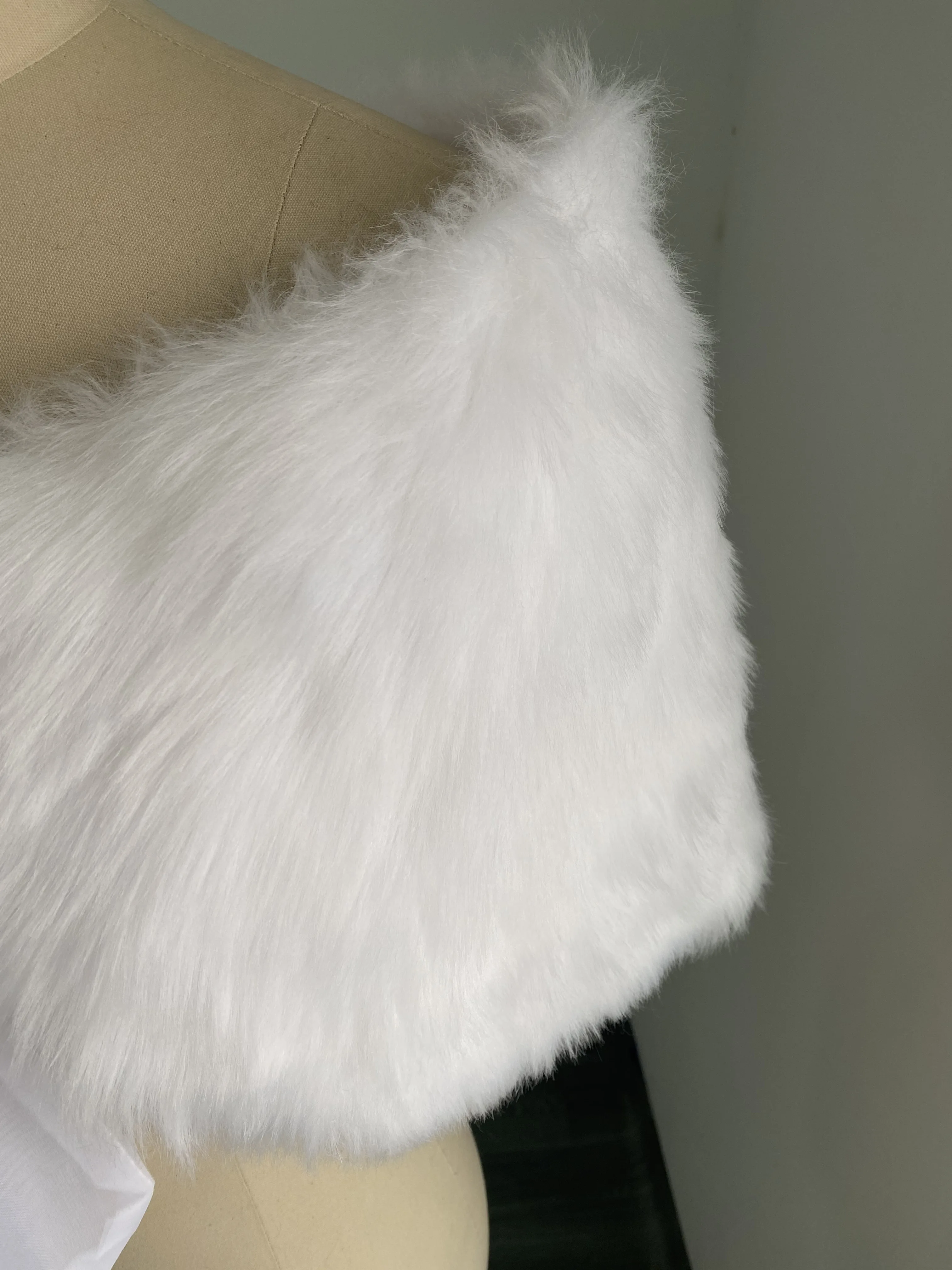 Свадебная шаль из искусственного меха белого/цвета слоновой кости женская