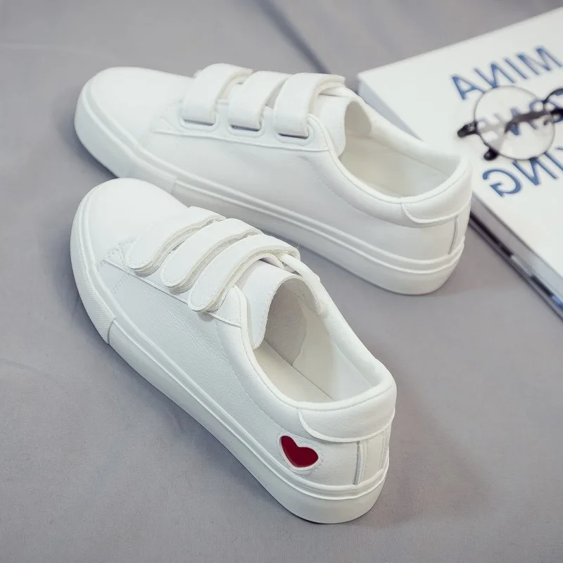 Женские кроссовки из искусственной кожи удобные парусиновые туфли на липучке